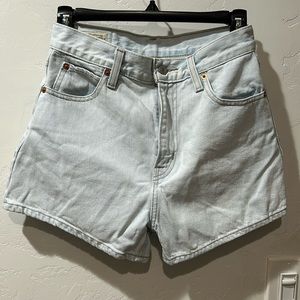 Levi’s Light Wash Jean Shorts